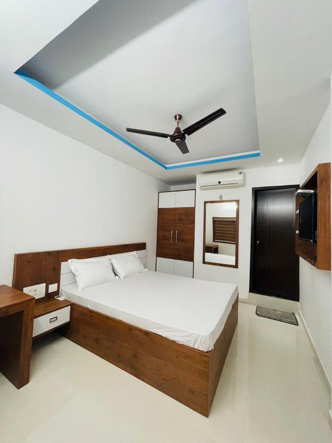 Hotel Zam Zam Residency à Cheruppulasseri Extérieur photo